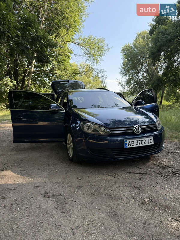 Універсал Volkswagen Golf 2010 в Ямполі