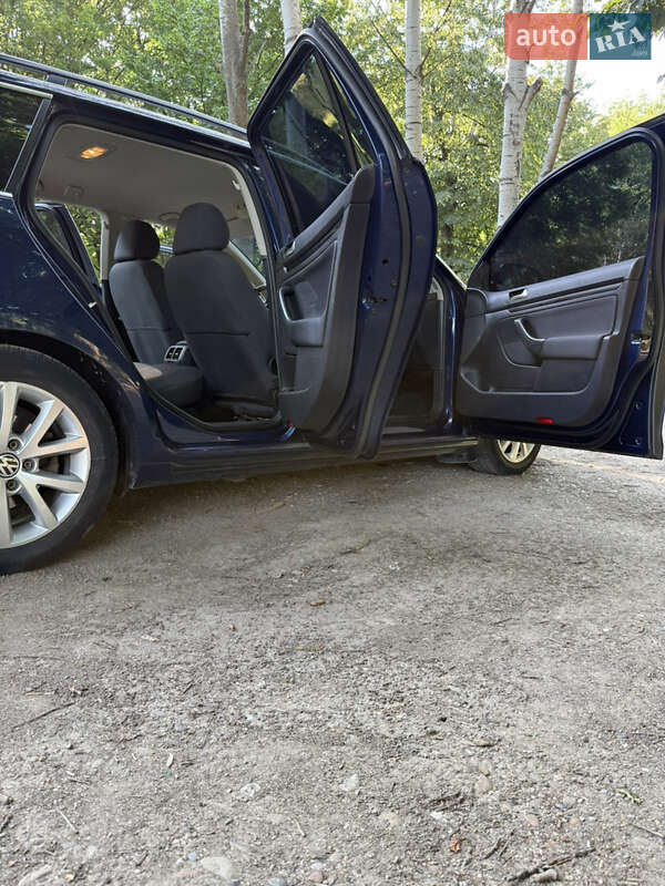 Універсал Volkswagen Golf 2010 в Ямполі