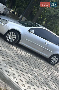 Хэтчбек Volkswagen Golf 2003 в 