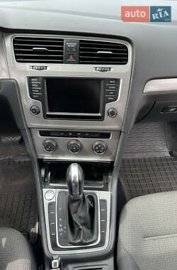 Универсал Volkswagen Golf 2015 в 