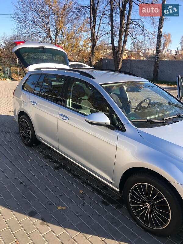 Універсал Volkswagen Golf 2014 в Хмільнику