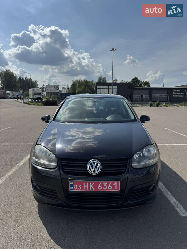 Хэтчбек Volkswagen Golf 2008 в Ковеле