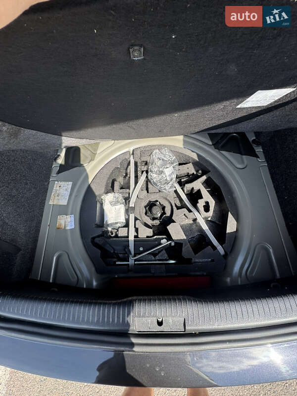 Хэтчбек Volkswagen Golf 2008 в Ковеле