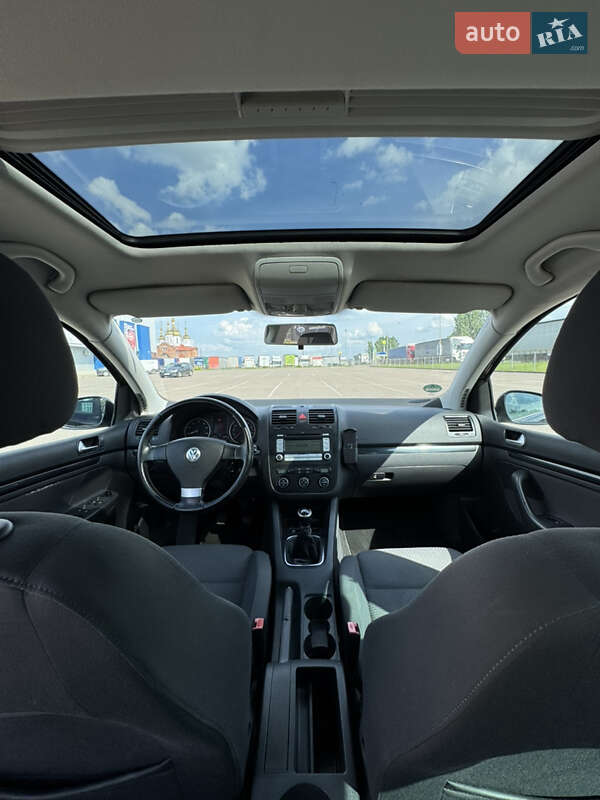 Хэтчбек Volkswagen Golf 2008 в Ковеле