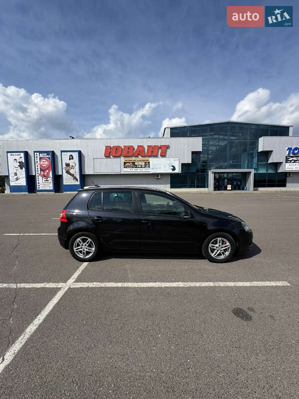 Хэтчбек Volkswagen Golf 2008 в Ковеле