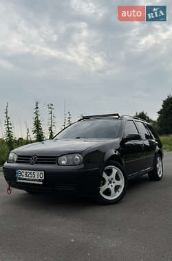 Универсал Volkswagen Golf 2001 в Новояворовске
