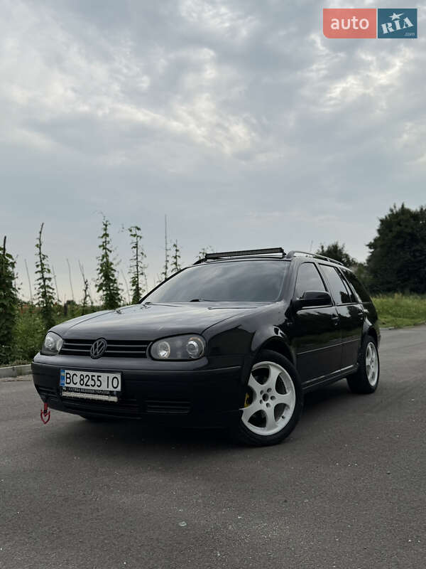Универсал Volkswagen Golf 2001 в Новояворовске