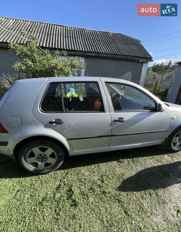 Volkswagen Golf 2000