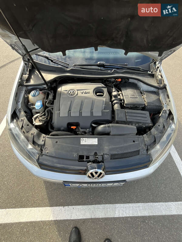 Універсал Volkswagen Golf 2010 в Києві