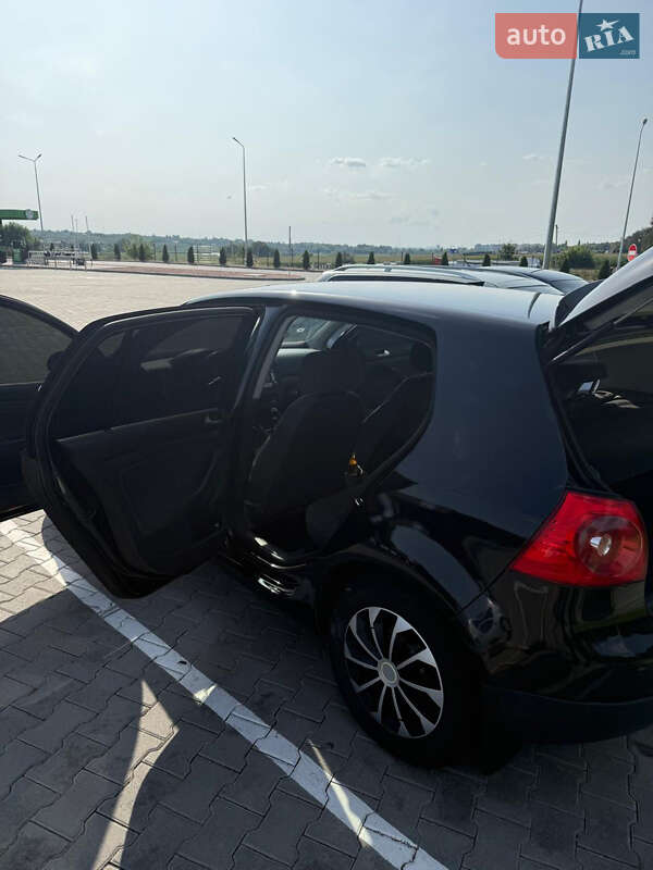 Хэтчбек Volkswagen Golf 2006 в Виннице