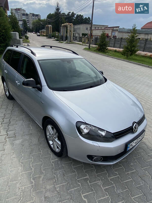Универсал Volkswagen Golf 2013 в Новояворовске