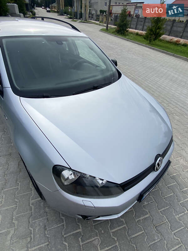 Универсал Volkswagen Golf 2013 в Новояворовске
