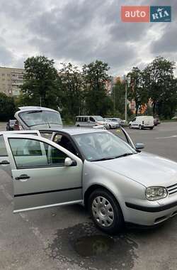 Хэтчбек Volkswagen Golf 1999 в 