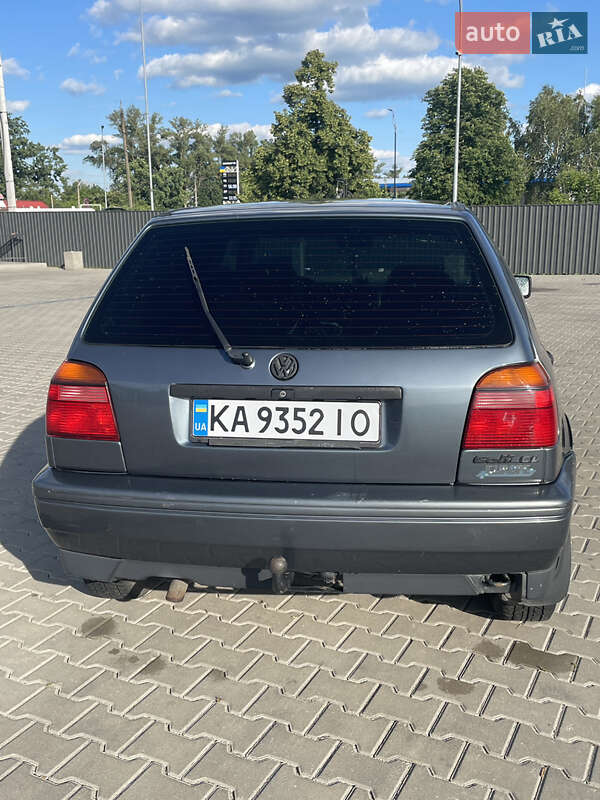 Хэтчбек Volkswagen Golf 1995 в Кагарлыке
