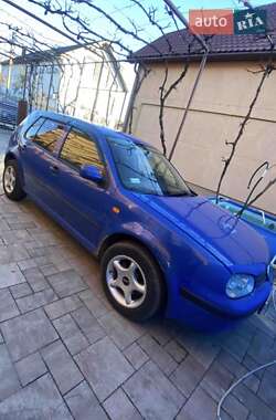 Хэтчбек Volkswagen Golf 1999 в Иршаве