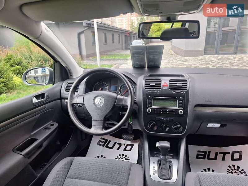 Хетчбек Volkswagen Golf 2006 в Івано-Франківську