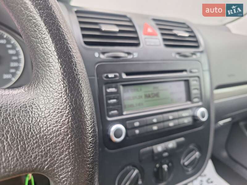 Хетчбек Volkswagen Golf 2006 в Івано-Франківську