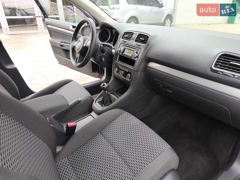 Універсал Volkswagen Golf 2011 в Дніпрі