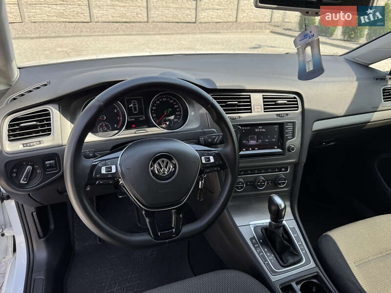 Хэтчбек Volkswagen Golf 2013 в Запорожье