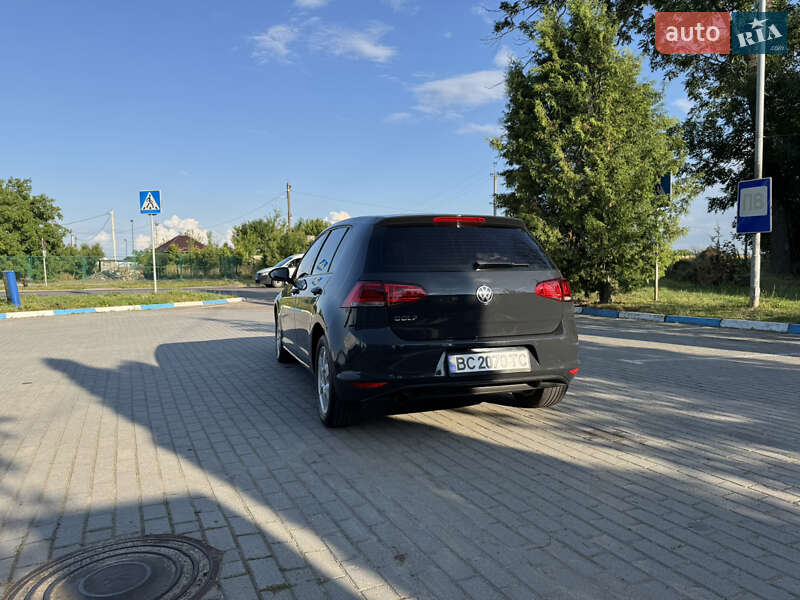 Хэтчбек Volkswagen Golf 2013 в Львове
