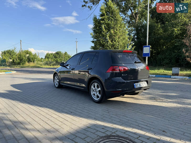 Хэтчбек Volkswagen Golf 2013 в Львове