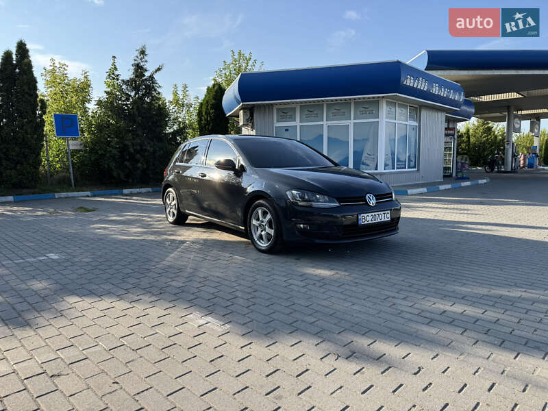 Хэтчбек Volkswagen Golf 2013 в Львове