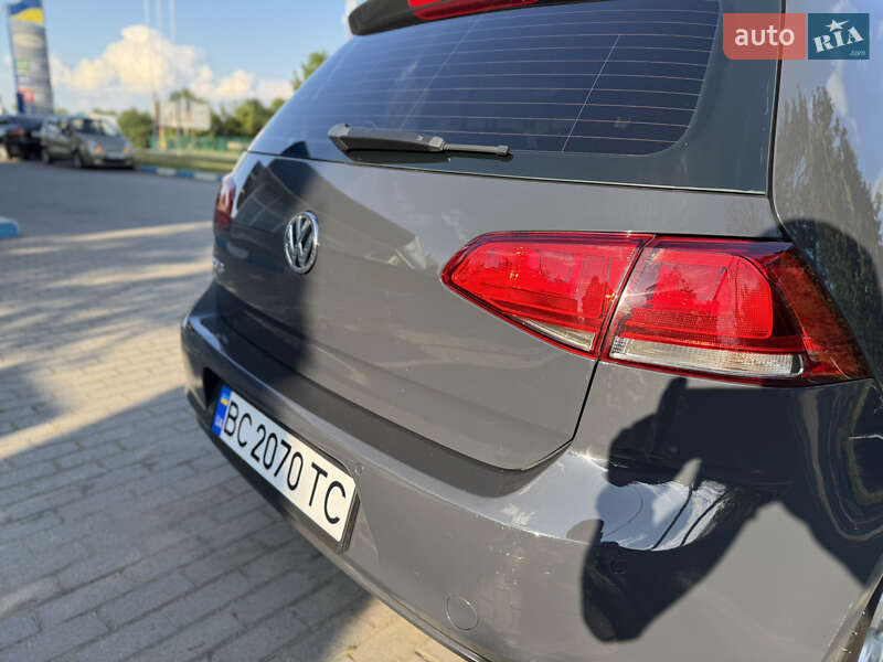 Хэтчбек Volkswagen Golf 2013 в Львове
