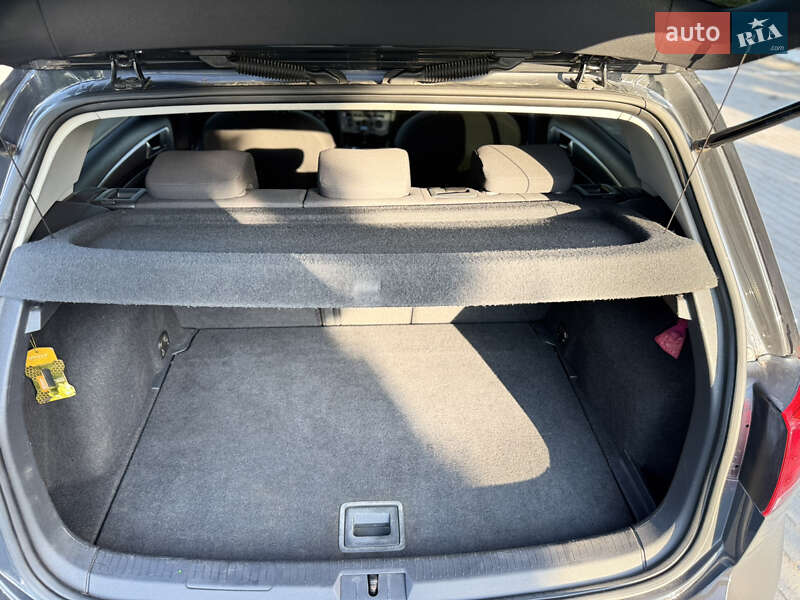 Хэтчбек Volkswagen Golf 2013 в Львове