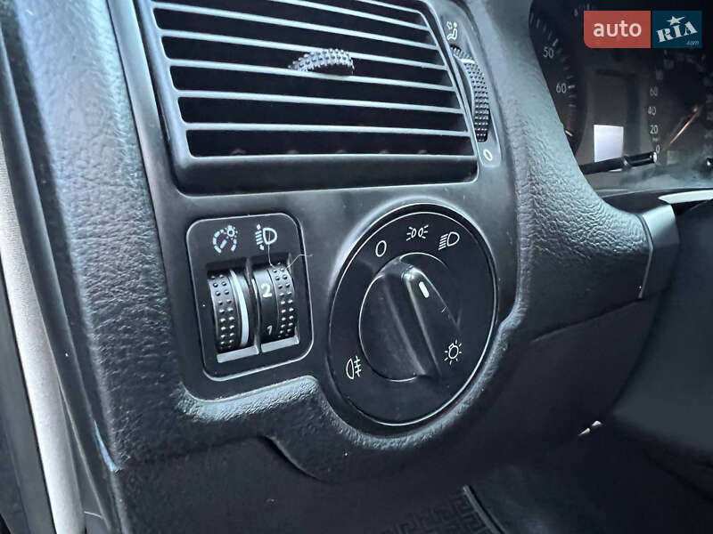 Универсал Volkswagen Golf 2003 в Лубнах