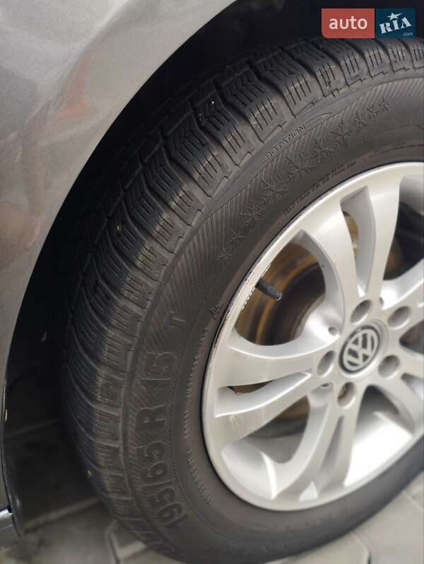 Універсал Volkswagen Golf 2012 в Долині