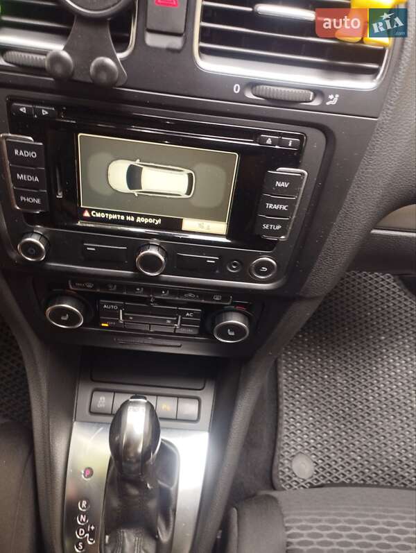 Універсал Volkswagen Golf 2012 в Долині