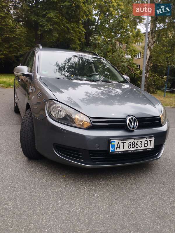 Універсал Volkswagen Golf 2012 в Долині