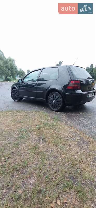 Хэтчбек Volkswagen Golf 2000 в Кременчуге