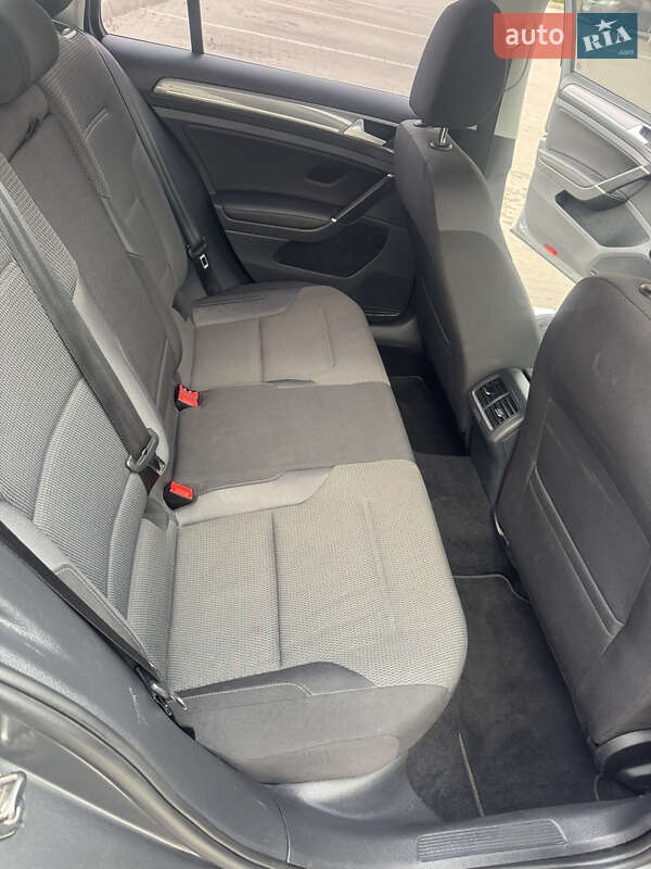 Універсал Volkswagen Golf 2015 в Києві