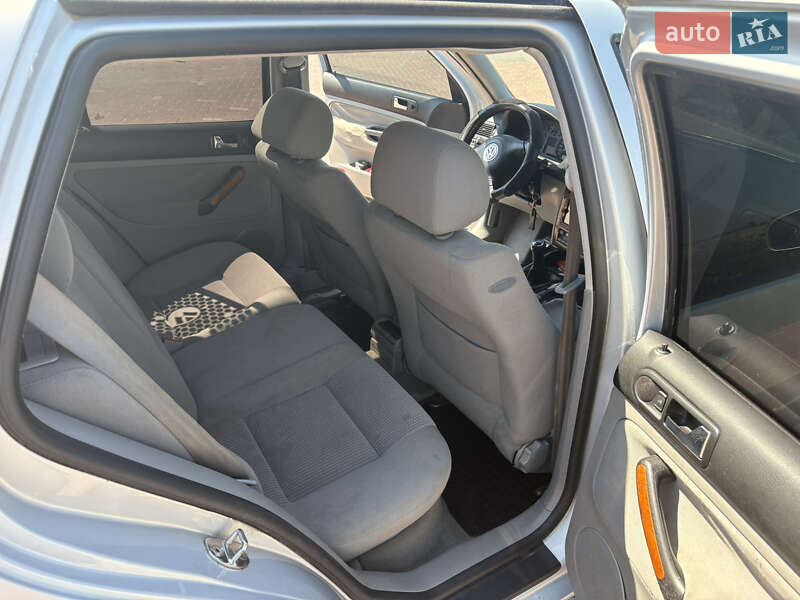 Хэтчбек Volkswagen Golf 2000 в Броварах