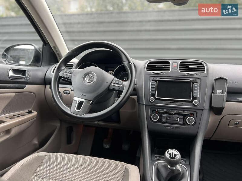 Универсал Volkswagen Golf 2011 в Ковеле