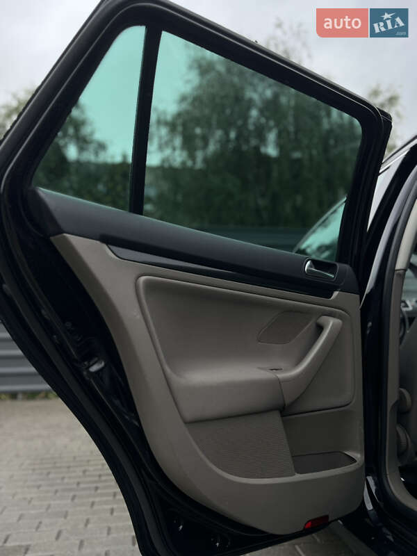 Универсал Volkswagen Golf 2011 в Ковеле