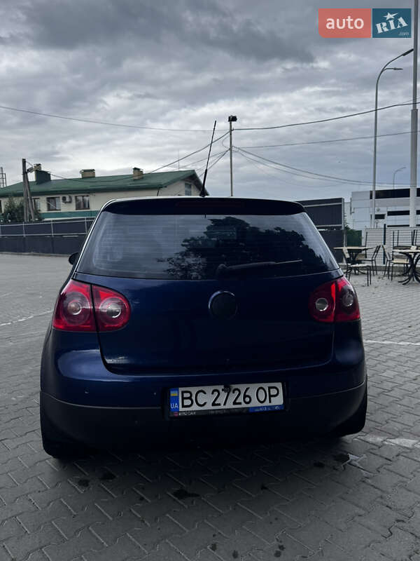 Хэтчбек Volkswagen Golf 2005 в Львове