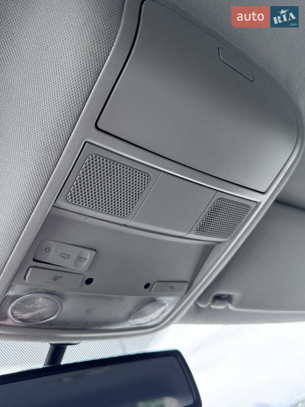 Хэтчбек Volkswagen Golf 2005 в Львове