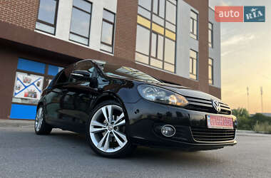 Хэтчбек Volkswagen Golf 2010 в Киеве