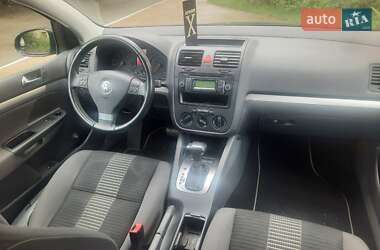 Хетчбек Volkswagen Golf 2009 в Києві