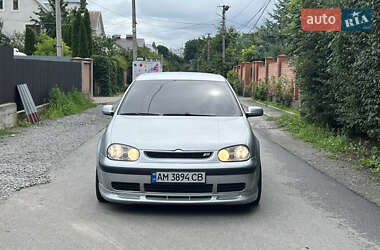Хетчбек Volkswagen Golf 2002 в Вінниці