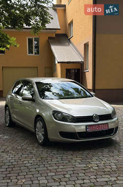 Хетчбек Volkswagen Golf 2012 в Тячеві