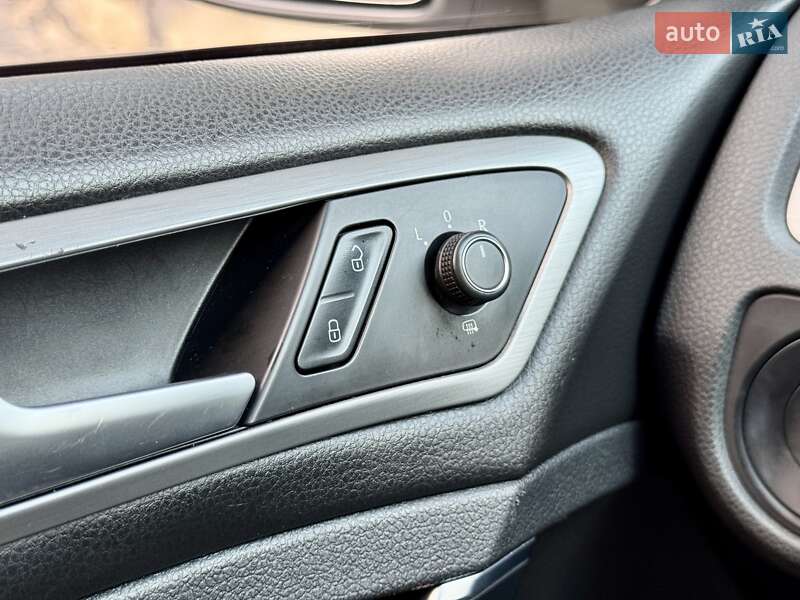 Хэтчбек Volkswagen Golf 2014 в Харькове