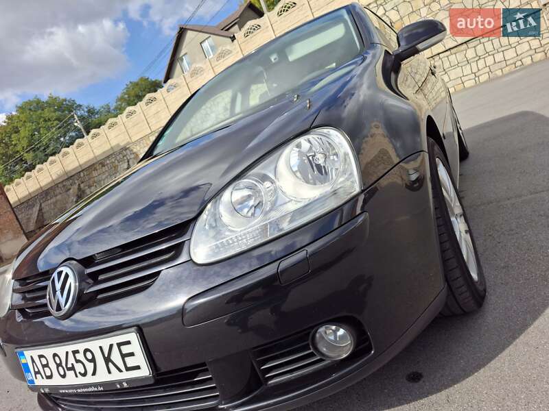 Хэтчбек Volkswagen Golf 2006 в Могилев-Подольске