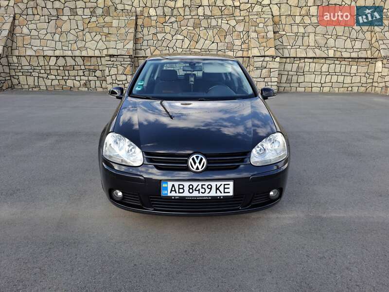 Хэтчбек Volkswagen Golf 2006 в Могилев-Подольске