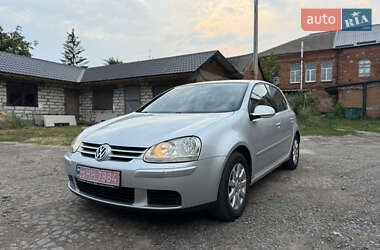 Хэтчбек Volkswagen Golf 2005 в Богодухове