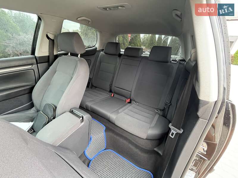 Хэтчбек Volkswagen Golf 2005 в Виннице