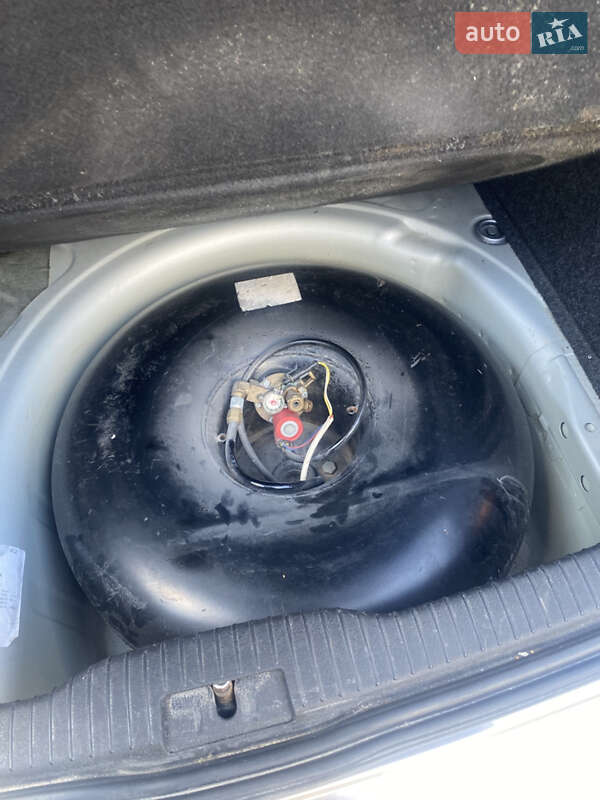 Хетчбек Volkswagen Golf 2002 в Почаєві