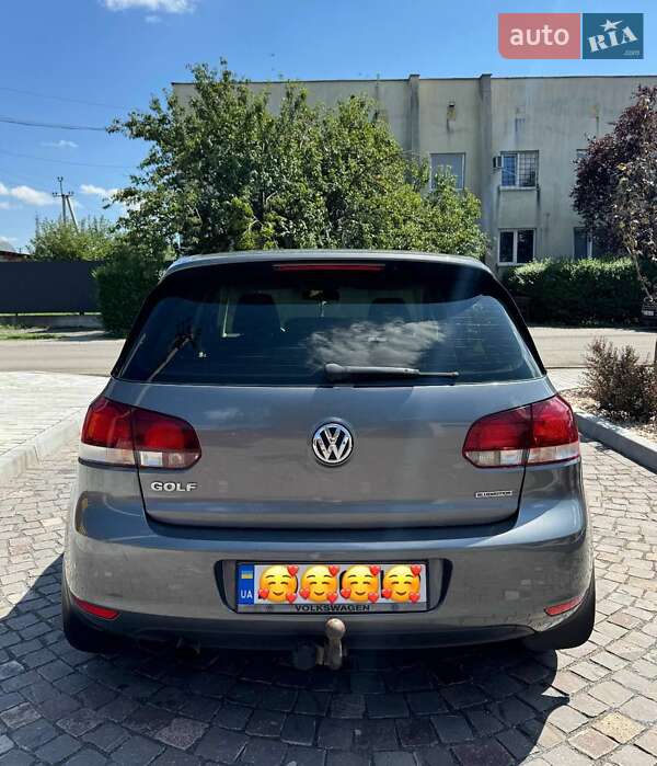 Хетчбек Volkswagen Golf 2011 в Ужгороді